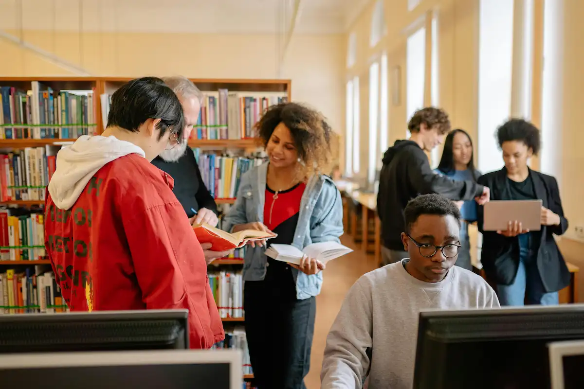 Técnico Superior En Bibliotecología